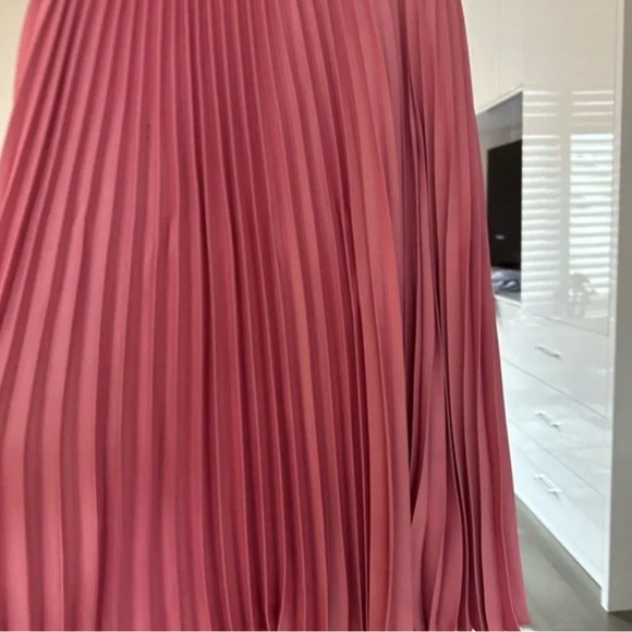 Silky beautiful long skirt - Picture 2 of 2